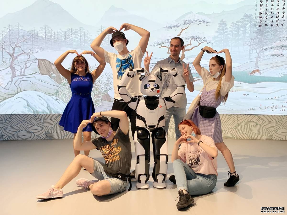 迪拜世博会迎来中国国家馆日优必选机器人展示中国AI创新力