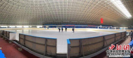 中国自主研发建设首块千米“可移动”冰场在齐齐哈尔投用