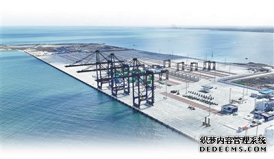 阿布基尔集装箱码头项目。该项目位于埃及第二大城市亚历山大以东30公里的阿布基尔港内，由中国港湾工程有限责任公司总承包。  　　史筱迪摄