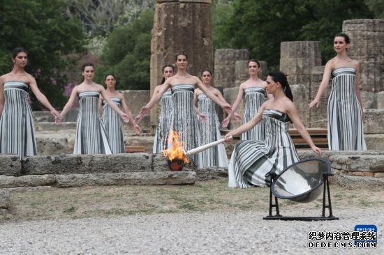 巴黎奥运会火种在希腊古奥林匹亚遗址成功采集